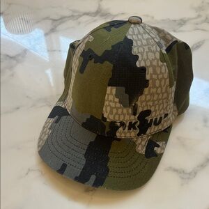 KUIU Kids Camouflage Hat - Olive and Charcoal